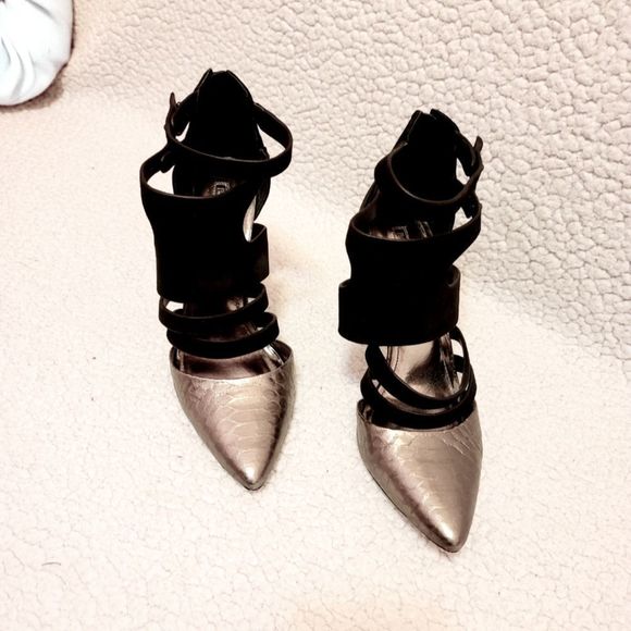 BCBGeneration Canon Heel in Silver and Black - Picture 3 of 10